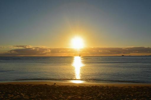 海の夕日 海の夕日の写真