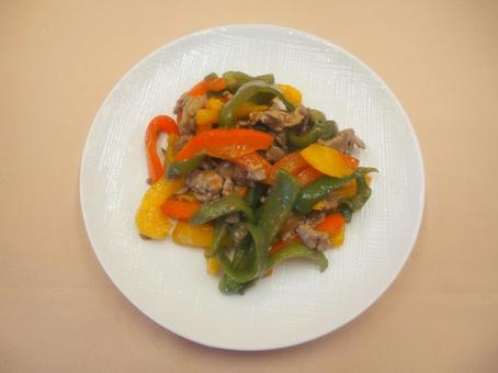 パプリカとピーマンの青椒肉絲・家庭料理 青椒肉絲,パプリカ,ピーマンの写真素材