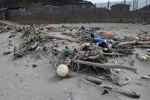 海岸の漂着物 環境問題 ゴミ問題 海岸の漂着物 環境問題 ゴミ問題 海岸の漂着物,ゴミ,ゴミ問題の写真素材