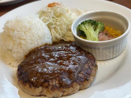 ランチプレート_ハンバーグ ランチ,サラダ,ハンバーグの写真素材