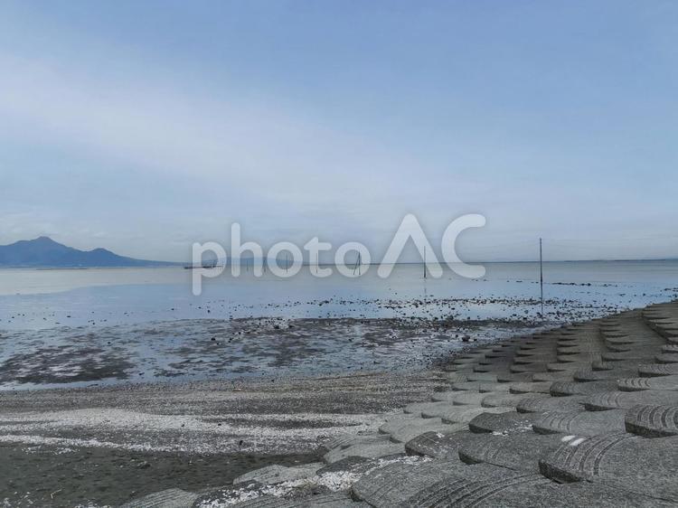 熊本 有明　海に続く線路　長部田海床路 海に続く線路,長部田海床路,有明の写真素材
