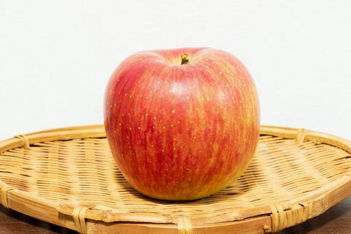 トキリンゴ（津軽のリンゴ） 林檎,果物,果実の写真素材