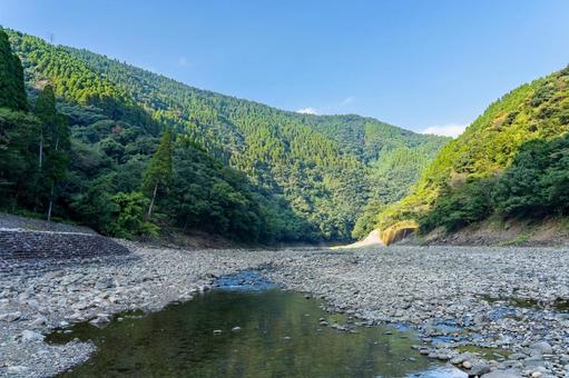 一ツ瀬川と山並み 一ツ瀬川と山並み 川,一ツ瀬川,河川の写真素材