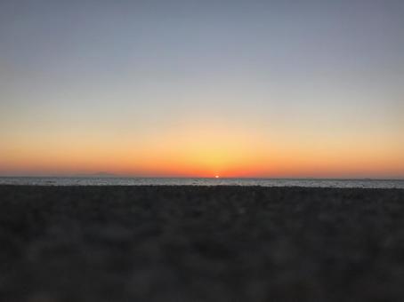 太陽の向こうに広がる光景 太陽の向こうに広がる光景 太陽,光,輝きの写真素材