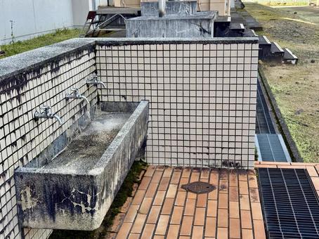 坂井市竹田農山村交流センター　水飲み場 坂井市竹田農山村交流センター,水飲み場,蛇口の写真素材