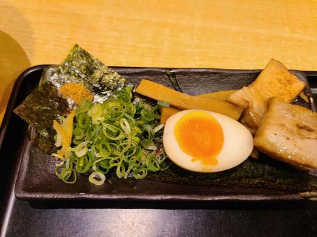 チャーシューや味玉等のつけ麺のトッピング チャーシューや味玉等のつけ麺のトッピング チャーシュー,味玉,つけ麺の写真素材