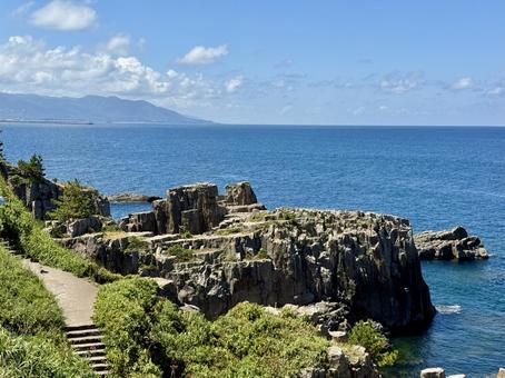 夏の福井県東尋坊 快晴の日本海 夏の福井県東尋坊 快晴の日本海の写真