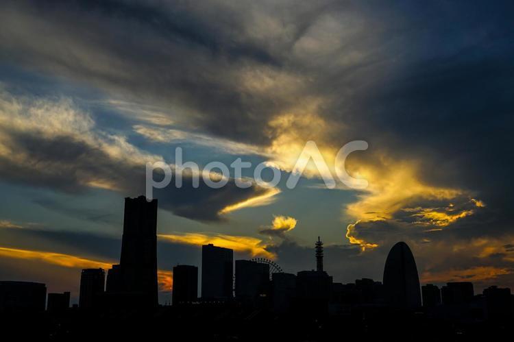 横浜の街並みと夕景３５ みなとみらい,よこはま,オレンジ色の写真素材