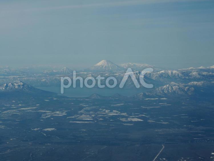 【北海道】羊蹄山と洞爺湖 背景,空,山の写真素材