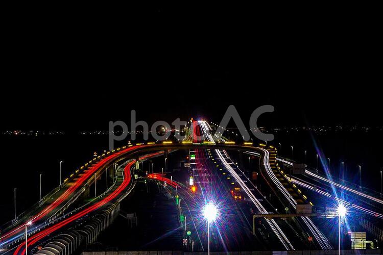 海ほたる光跡  ~東京アクアライン~ レーザービーム,光跡,海ほたるの写真素材
