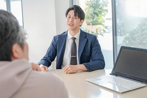営業トーク 営業トーク ビジネス,営業,商談の写真素材