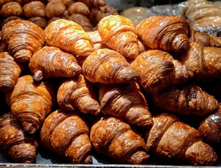 焼きたてのクロワッサン パン,クロワッサン,小麦粉の写真素材