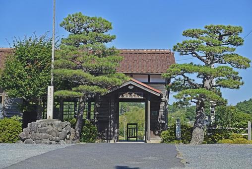 田舎の駅　因美線美作滝尾駅 駅,駅舎,ホームの写真素材