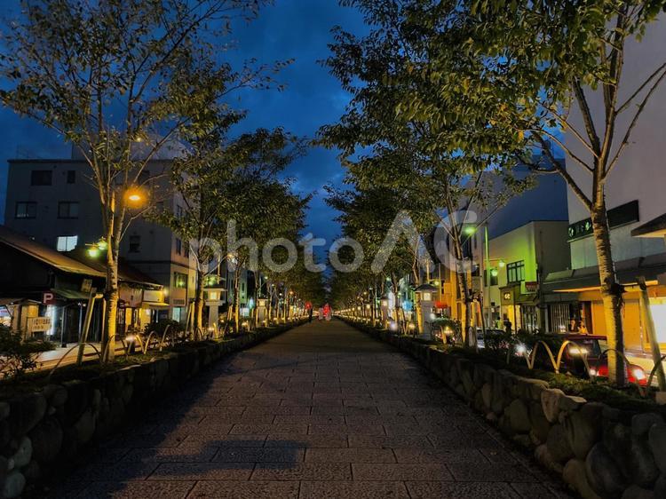 鎌倉夜の街並み 街並み,夜,夜景の写真素材