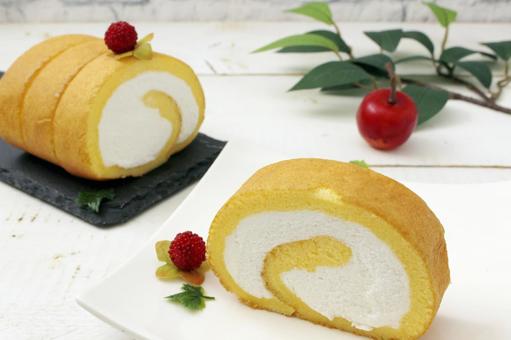 クリームロールケーキ ケーキ,ロールケーキ,クリームの写真素材