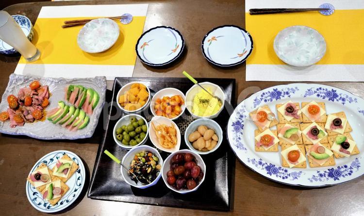 ワインパーティー用おつまみ カナッペ,豆皿,ピンチョスの写真素材