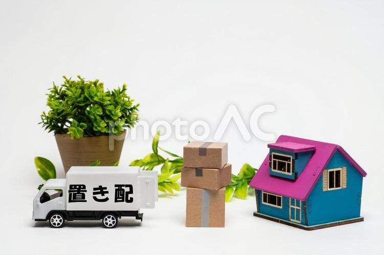 宅配荷物の置き配のイメージ 置き配,宅配ボックス,宅配便の写真素材