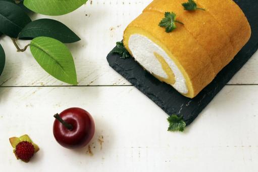 ロールケーキと果物の撮影 ロールケーキと果物の撮影 ロールケーキ,ケーキ,スイーツの写真素材