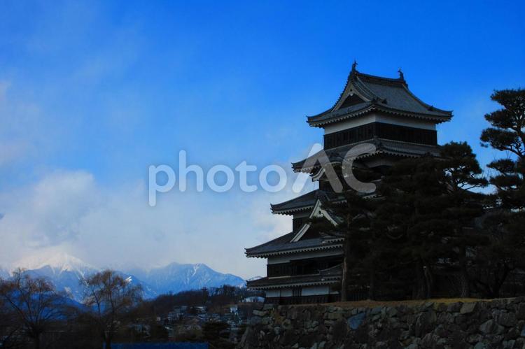 長野県-国宝-松本城-天守と北アルプス 松本城,城,国宝の写真素材