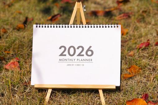 ２０２６カレンダー＆落葉 カレンダー,２０２６年,新年の写真素材