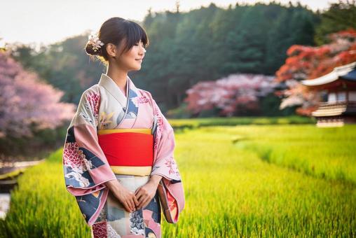 浴衣女性 浴衣女性の写真