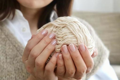 毛糸を持つ女性 毛糸,編み物,冬の写真素材
