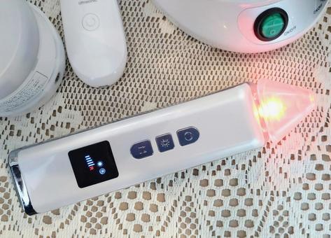 スイッチオンされたエステ美容機器 スイッチオンされたエステ美容機器 エステ,美容機器,エステ機器の写真素材