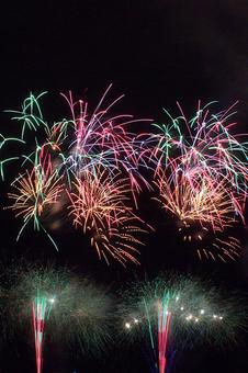 25年長岡まつり 花火 25年長岡まつり 花火 花火,きれい,鮮やかの写真素材