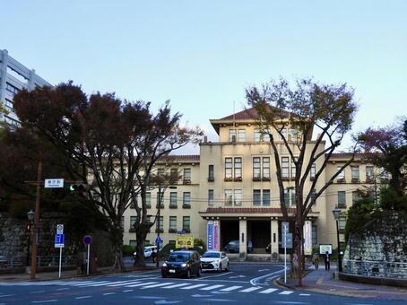 夕方の静岡県庁本館前2 静岡県庁,静岡県,静岡市の写真素材