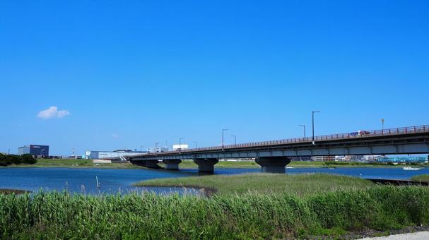 江戸川の河畔&新行徳橋・市川市妙典駅近郊 江戸川の河畔&新行徳橋・市川市妙典駅近郊の写真