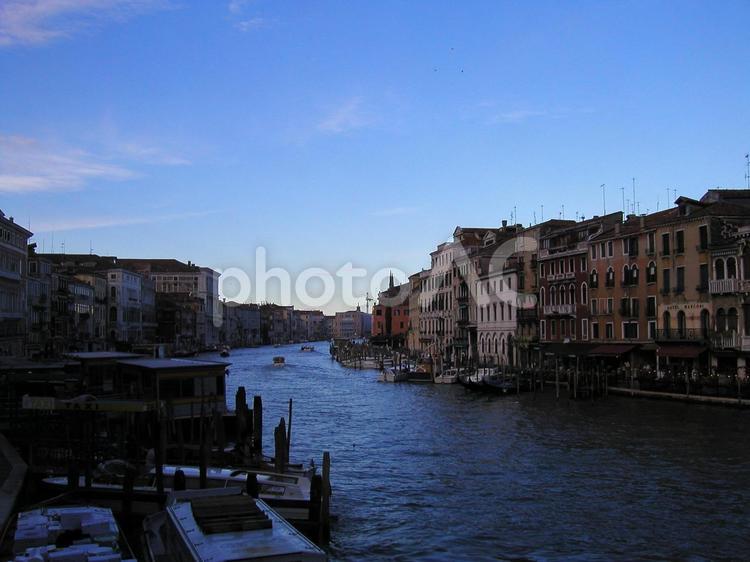イタリア　ベネチア　運河　 イタリア,ベネチア,運河の写真素材