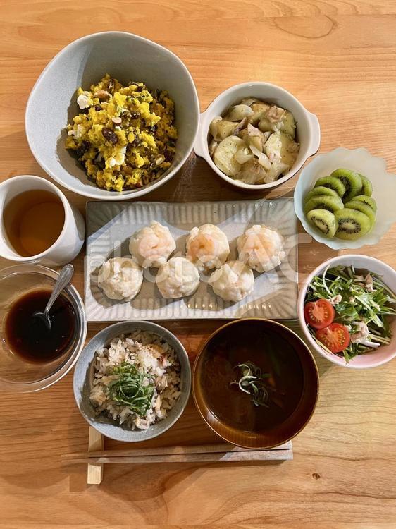 えび団子＆サバ梅炊き込みご飯定食 食事,ご飯,夜ごはんの写真素材