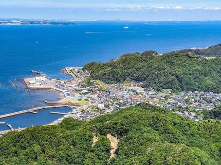 鋸山山頂駅展望台から金谷港と横浜方面 鋸山山頂駅展望台から金谷港と横浜方面 鋸山ロープウェー山頂駅展望台,金谷港,金谷漁港の写真素材