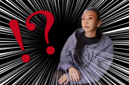 真顔で内心驚く女性 女性,真顔,驚くの写真素材