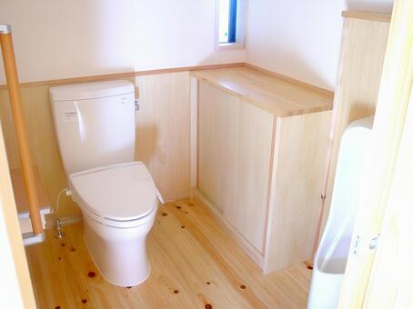 トイレ　洋式　便器　無垢材　手洗い 住宅,引っ越し,フローリングの写真素材