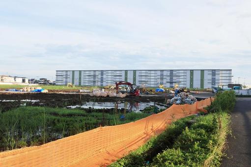 建設中の物量倉庫 建設中の物量倉庫 物流倉庫,倉庫,白岡市の写真素材