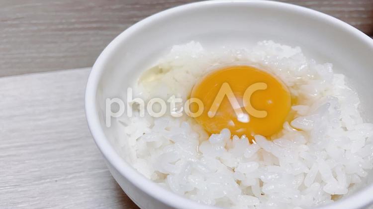 カフェ風　卵がけご飯 卵かけご飯,ご飯,たまごかけご飯の写真素材