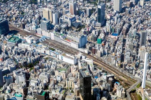 池袋駅付近を東側から空撮 池袋駅付近を東側から空撮 池袋,空撮,池袋駅の写真素材