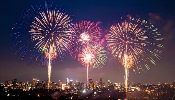 夜空にあがる打ち上げ花火 風物詩 夜空にあがる打ち上げ花火 風物詩の写真