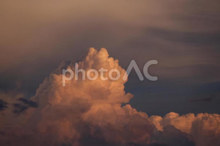 夕暮れ 夕焼け,夕暮れ,夕方の写真素材