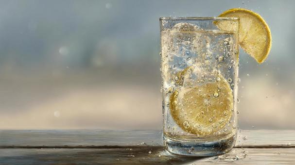 レモンと氷が溶け合う冷涼な一杯 レモンと氷が溶け合う冷涼な一杯の写真