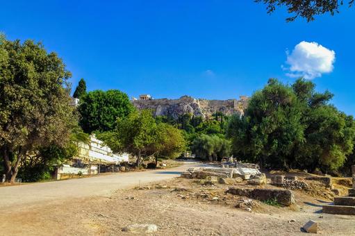 オリーブの木々に囲まれたアテナイのアゴラ 夏,ギリシャ,アテナイの写真素材