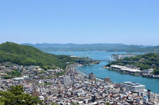 尾道水道の絶景と尾道の街並み 尾道,尾道水道,瀬戸内海の写真素材