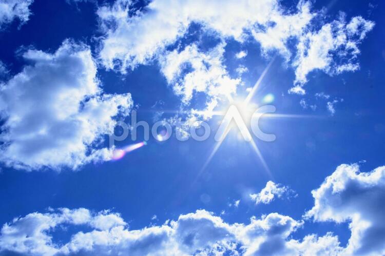 青空と台風 晴れ,太陽,自然の写真素材