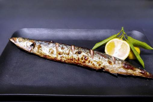 秋の味覚/焼き魚・サンマ・柚子添え 焼き魚,サンマ,秋の味覚の写真素材