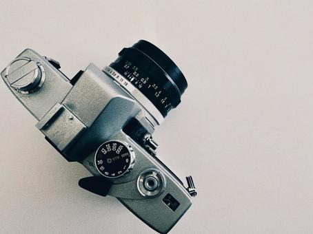 フィルムカメラ アンティーク フィルムカメラ アンティーク フィルムカメラ,アンティーク,コピースペースの写真素材