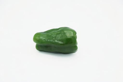 緑色のピーマン 緑色のピーマン ピーマン,野菜,緑色の写真素材
