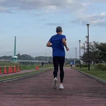 ランニングをしている男性 男性,男,走るの写真素材