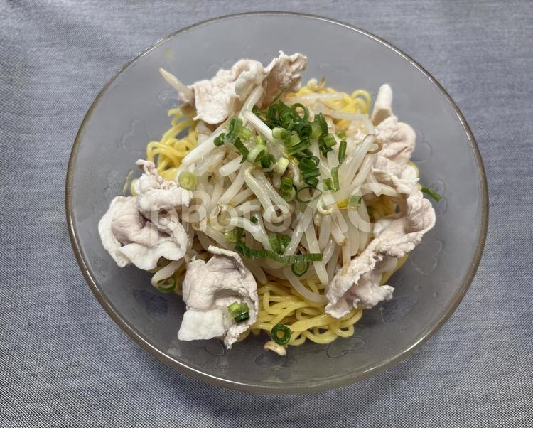 冷しゃぶともやしの冷やし中華 冷やし中華,冷しゃぶ,もやしの写真素材