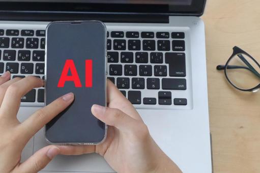 スマホを持つ男性 AIイメージ スマホを持つ男性 AIイメージ ai,人工知能,ビジネスの写真素材